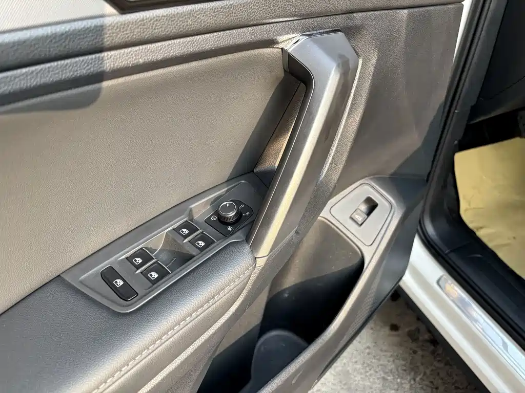 Volkswagen Tiguan L — миниатюра 13