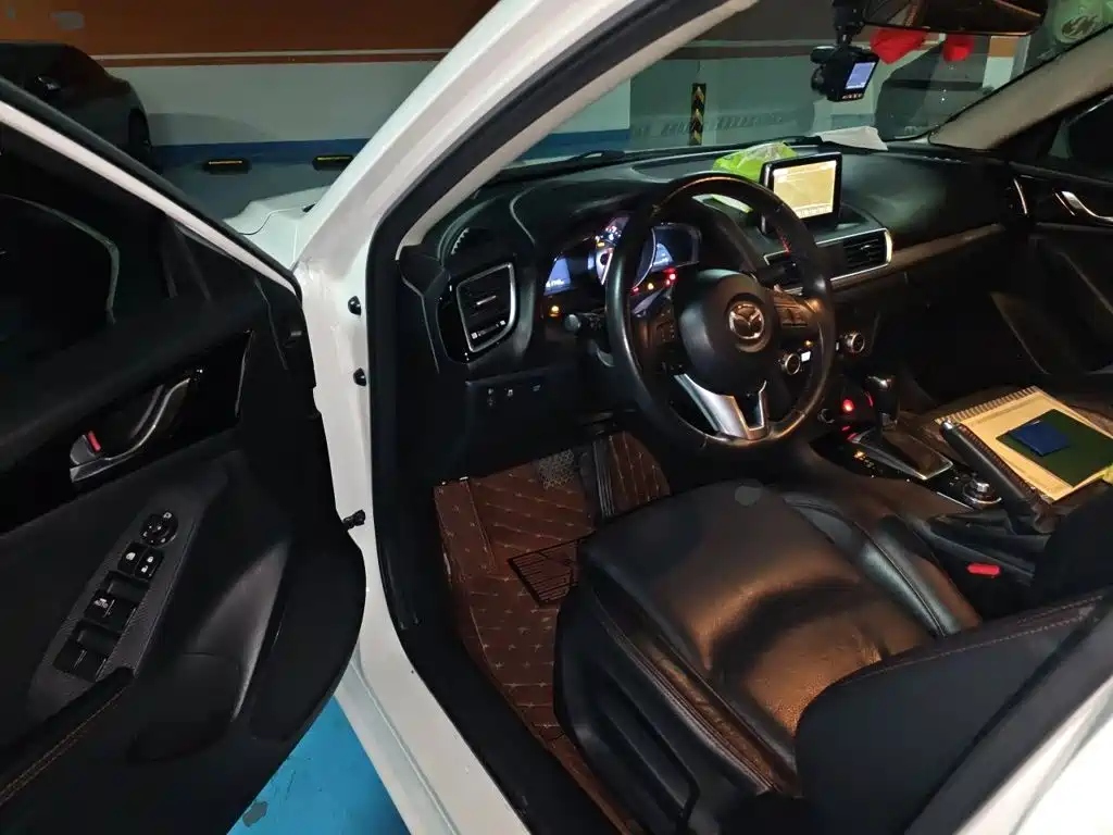 Mazda 3 Axela — миниатюра 17