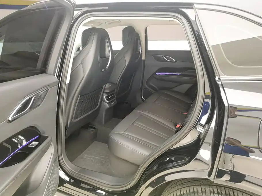 Hongqi Hongqi HS3 PHEV — миниатюра 11