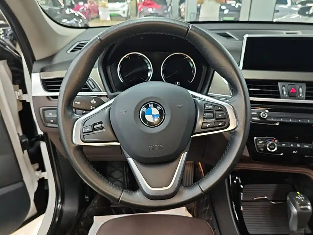 BMW X1 New Energy — миниатюра 11