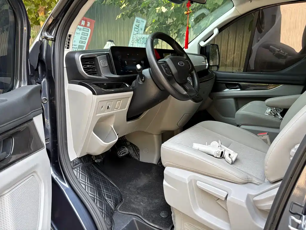Ford Transit 2024 2.0T AT Luxury 6-9 мест