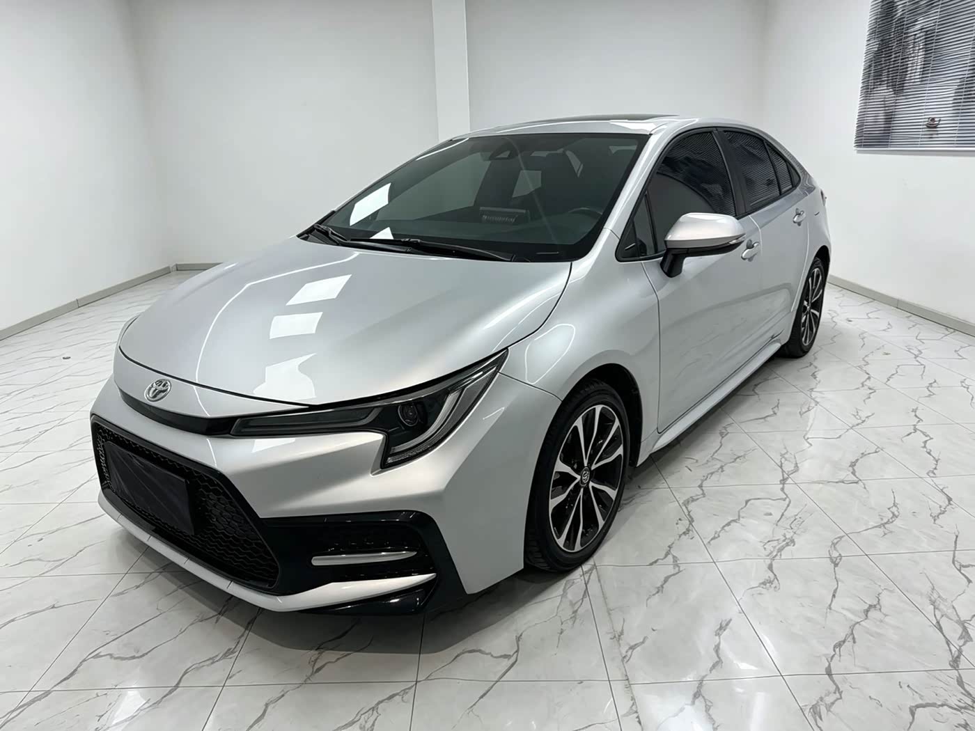 Toyota Levin 1.2 л 2022 г. Серебристо-серый, пробег 41000 км