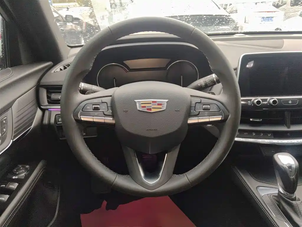 Cadillac CT4 2022 28T