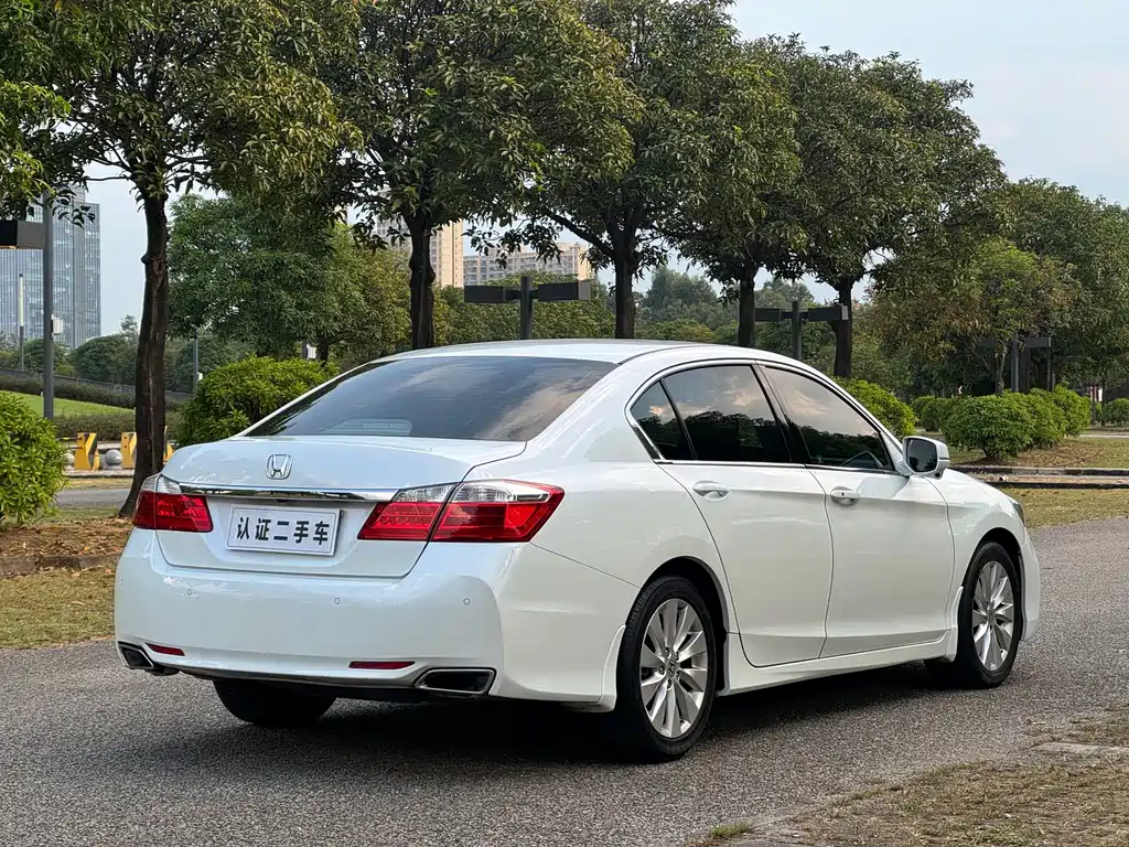 Honda Accord — миниатюра 7