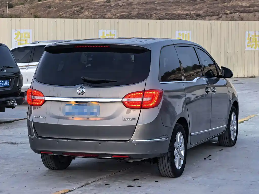 Buick GL8 — миниатюра 7