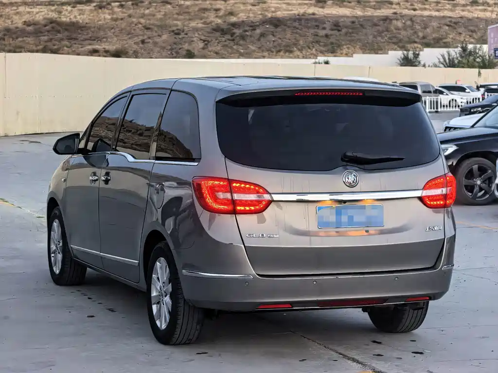 Buick GL8 — миниатюра 8