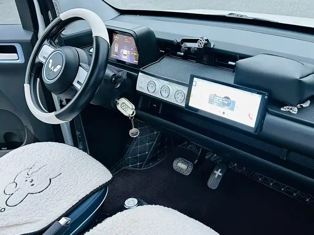Wuling MINIEV — миниатюра 11