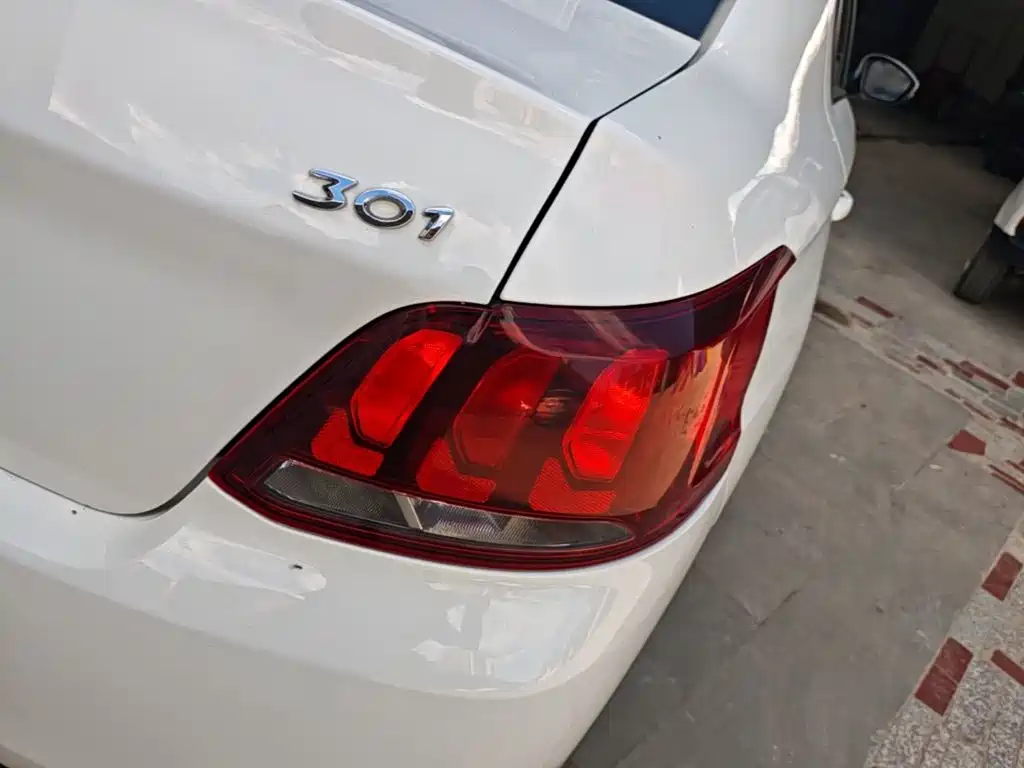 Peugeot 301 — миниатюра 8