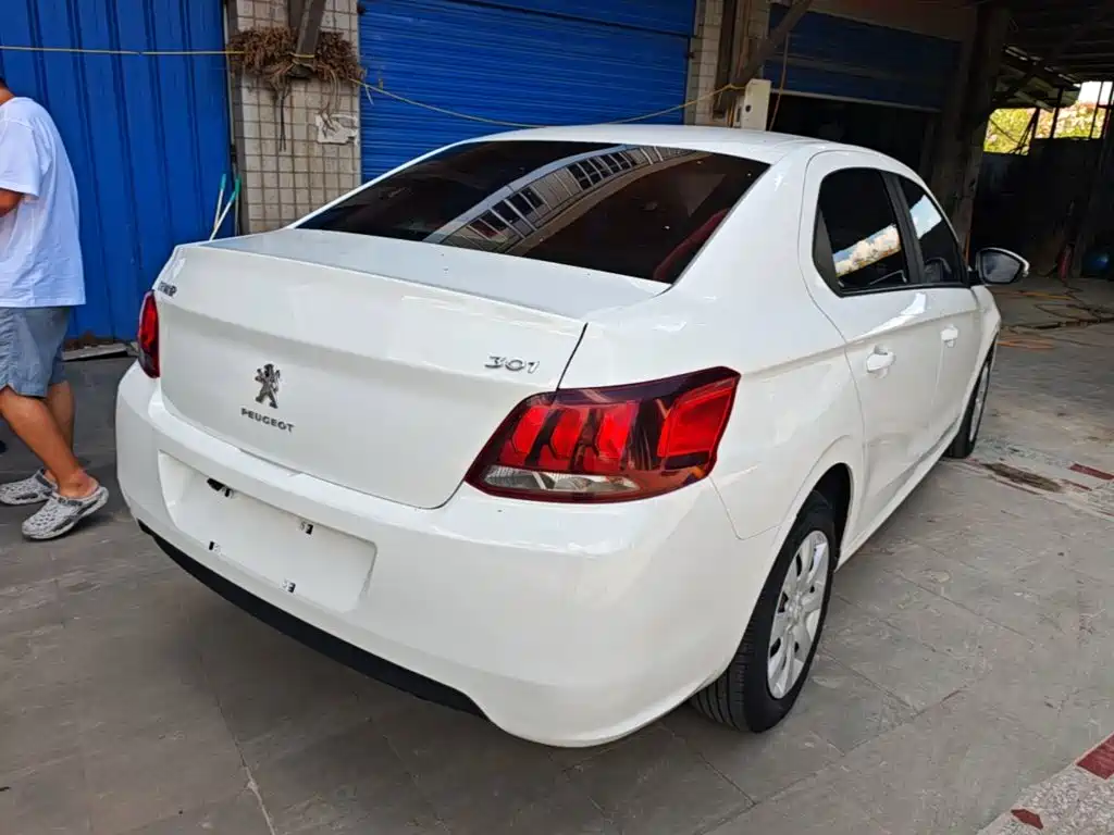 Peugeot 301 — миниатюра 7