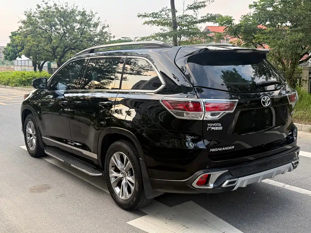 Toyota Highlander — миниатюра 10