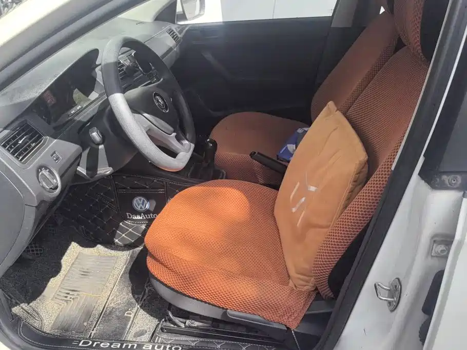 Volkswagen Santana — миниатюра 9
