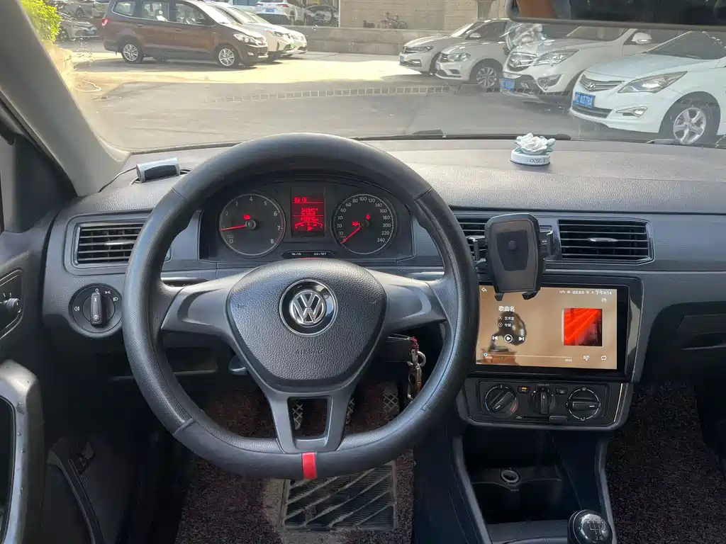 Volkswagen Santana — миниатюра 8