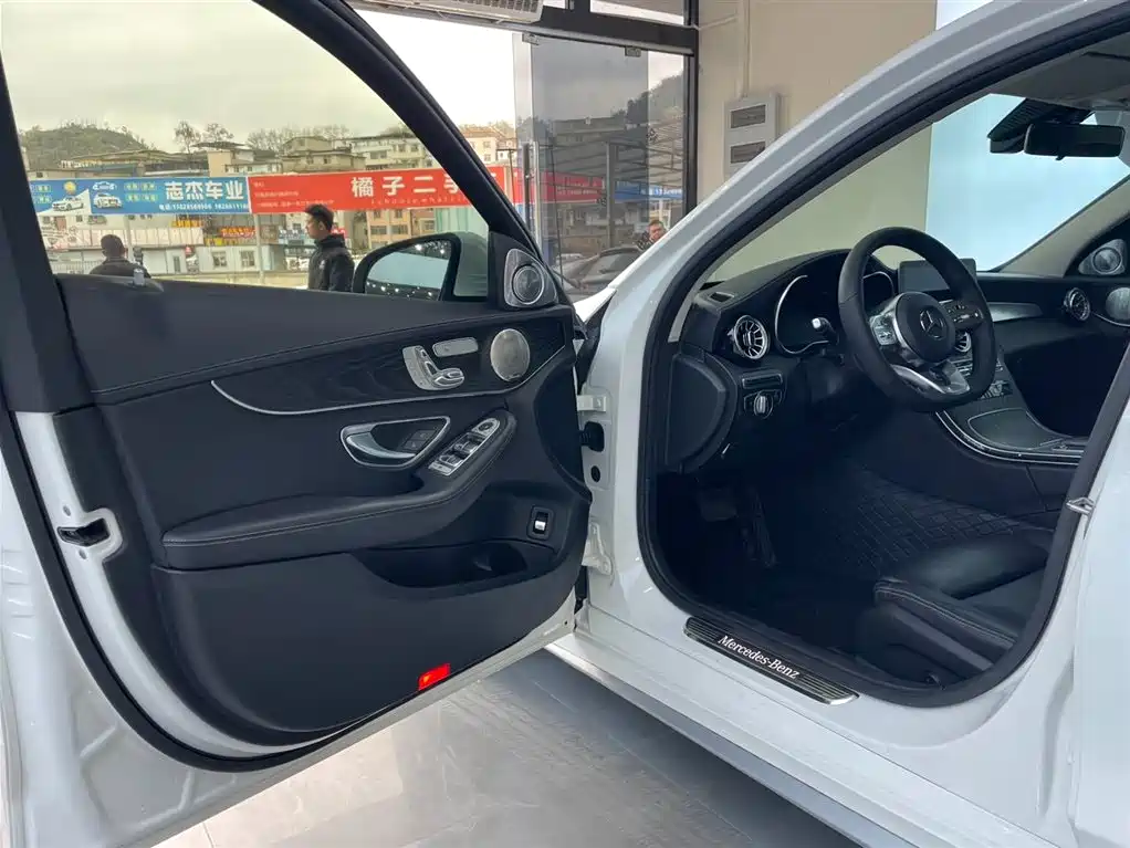 Mercedes-Benz C-Class 2021