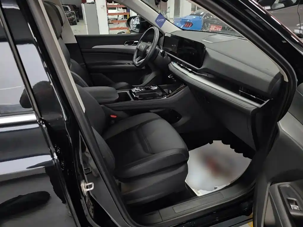 Ford Equator Sport — миниатюра 25