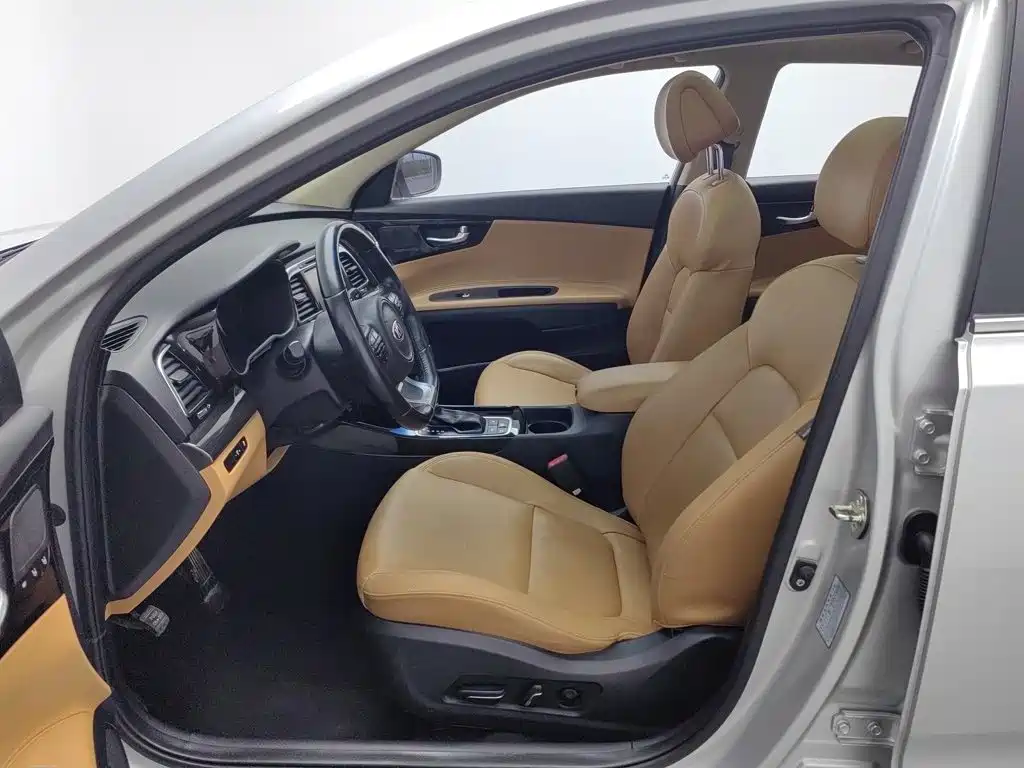 Kia K4 — миниатюра 10