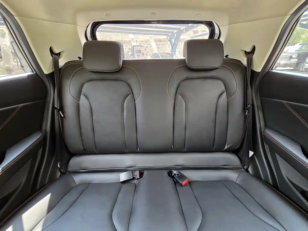 Dongfeng EV YOUNG Guang Xiaoxin — миниатюра 11