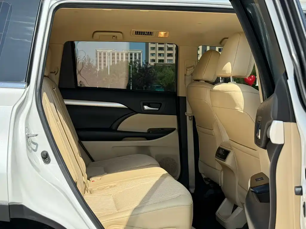 Toyota Highlander — миниатюра 6