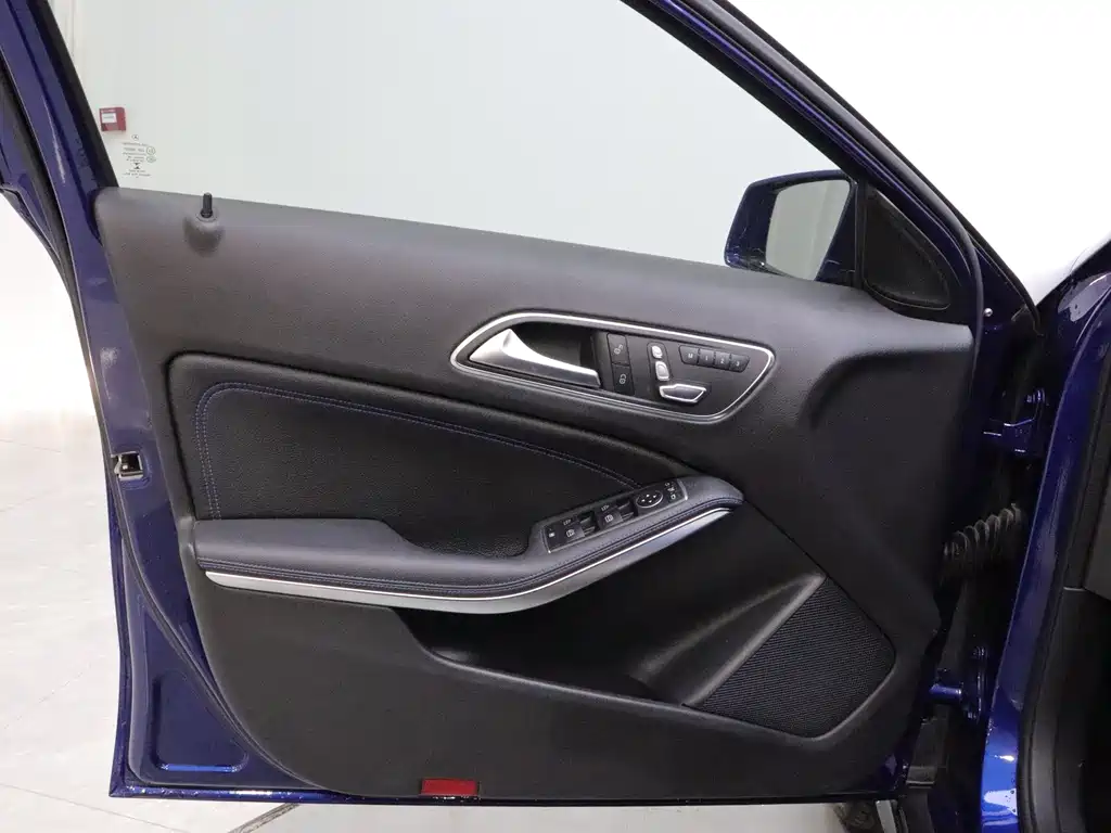 Mercedes-Benz GLA — миниатюра 13