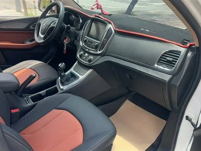 Baojun 560 2016 1.8L MT Comfort
