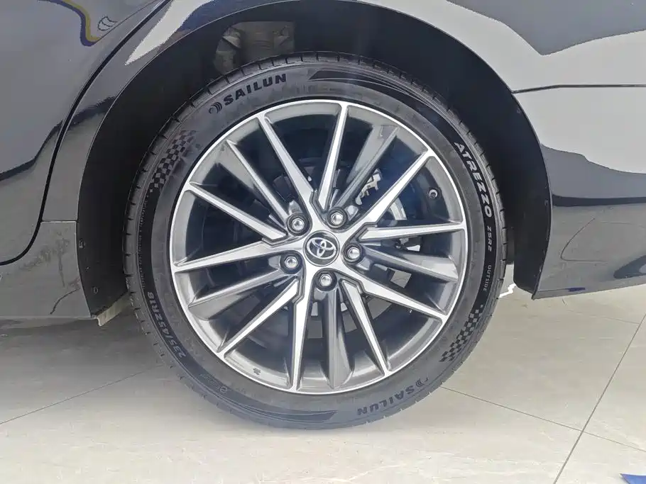 Toyota Camry — миниатюра 6