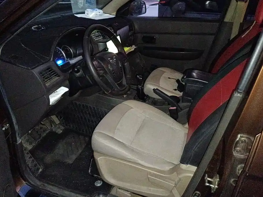 Wuling Hongguang — миниатюра 9