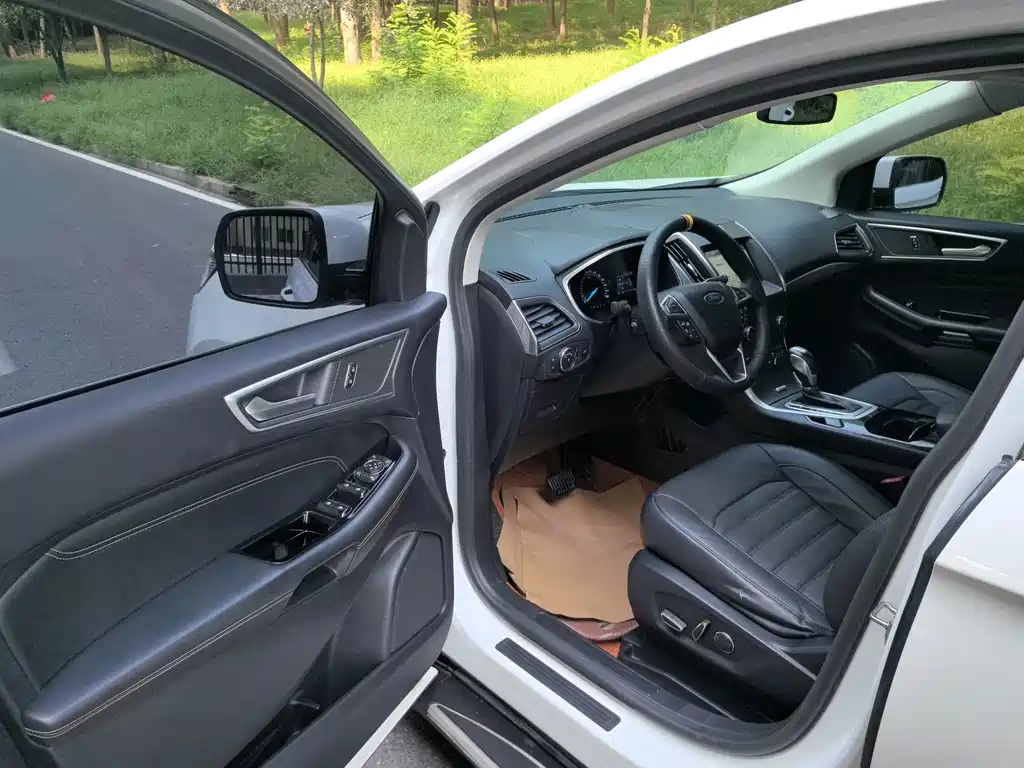 Ford Edge — миниатюра 8
