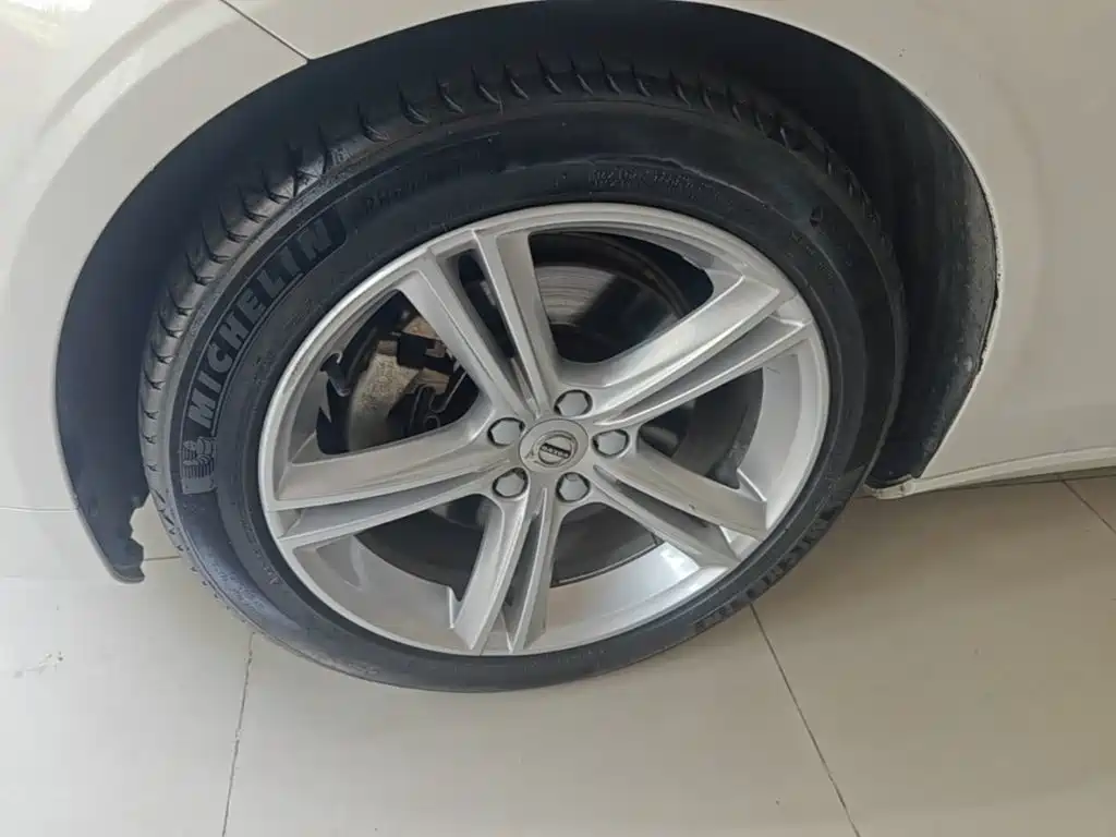 Volvo S90 — миниатюра 23