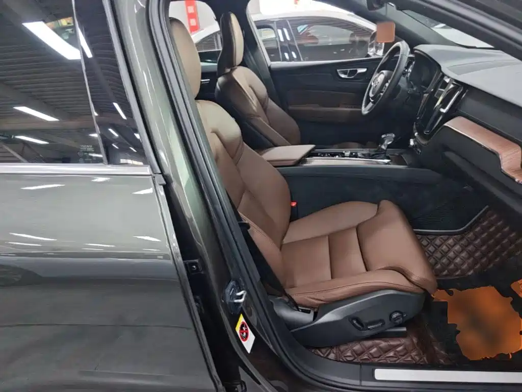 Volvo XC60 — миниатюра 25