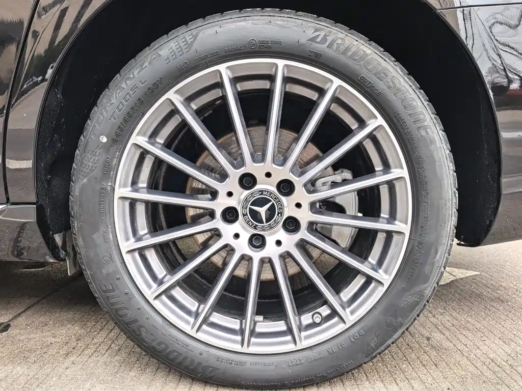 Mercedes-Benz E-Class — миниатюра 14