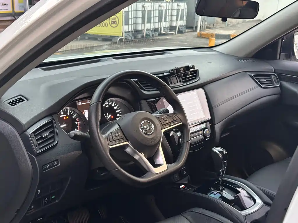 Nissan X-Trail — миниатюра 4