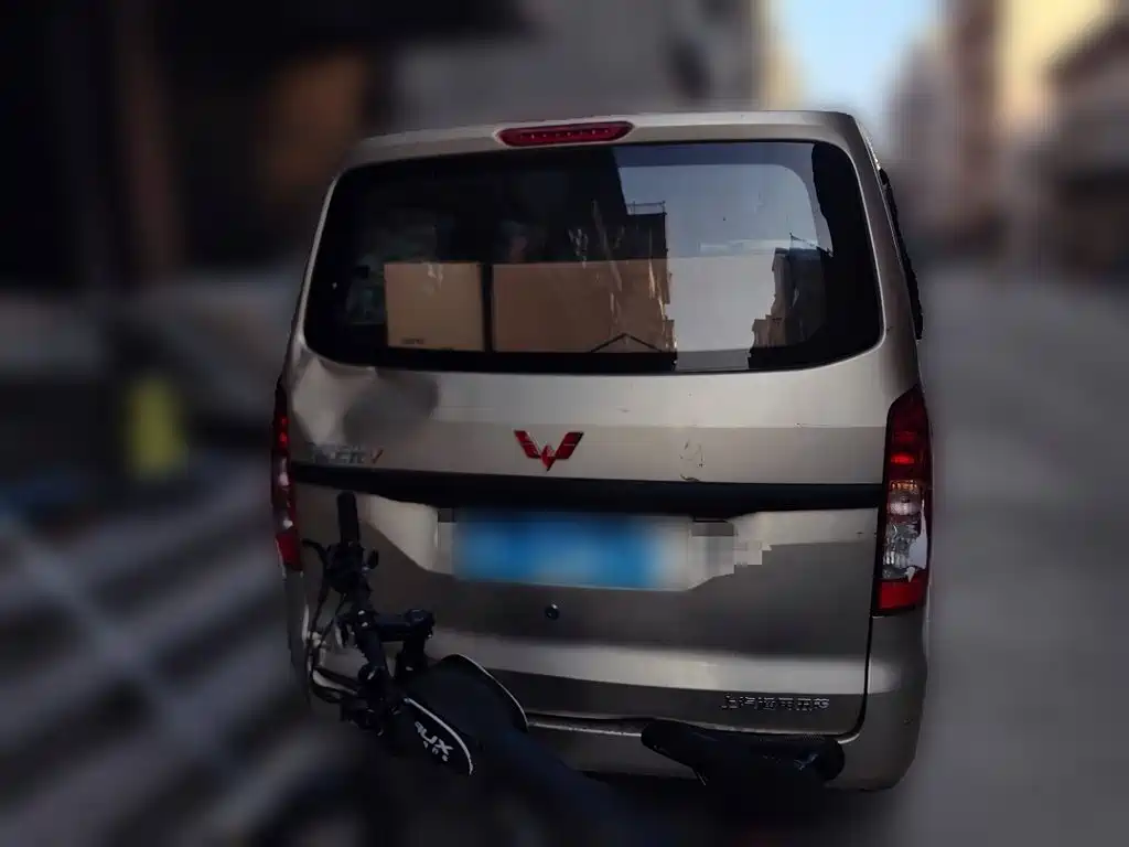 Wuling Hongguang V — миниатюра 5
