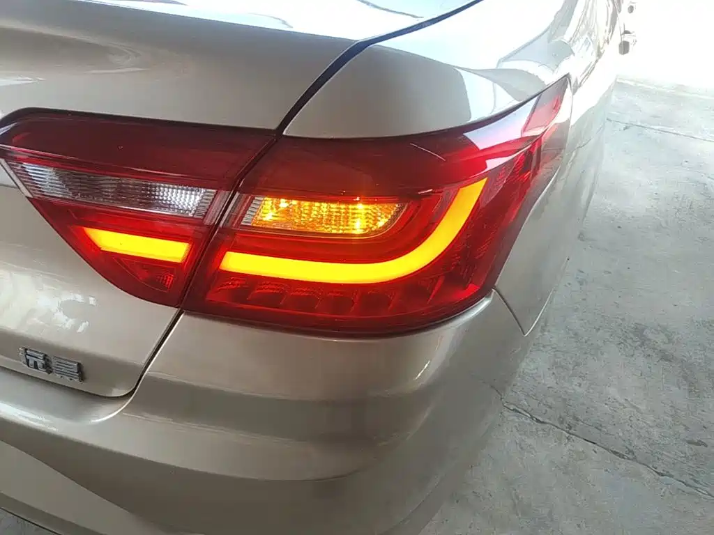 Geely Vision — миниатюра 8