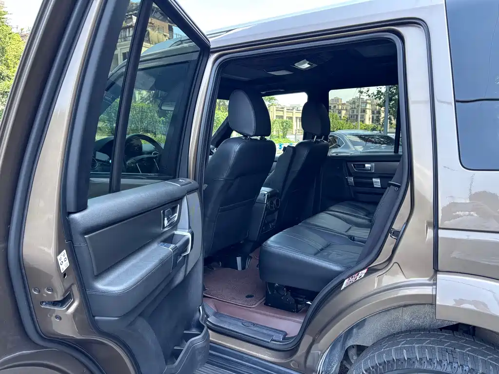 Land Rover Discovery — миниатюра 8