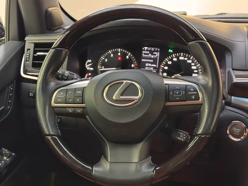 Lexus LX — миниатюра 24