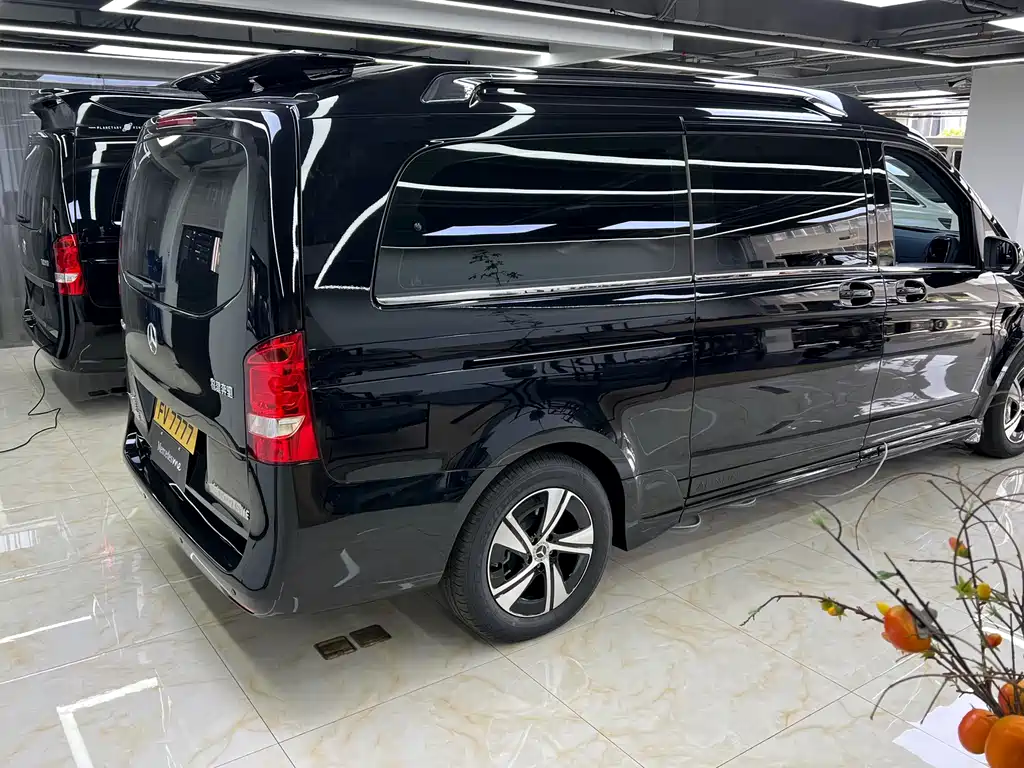 Mercedes-Benz V-Class V 2024 V 300 L Luxury
