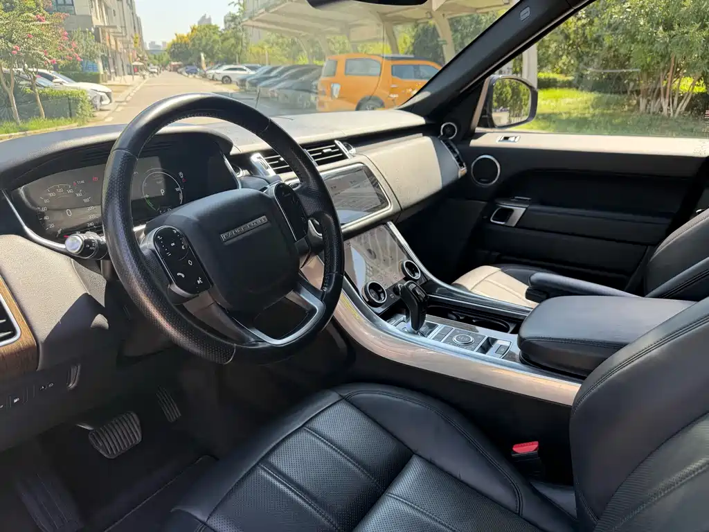 Land Rover Sport PHEV — миниатюра 16