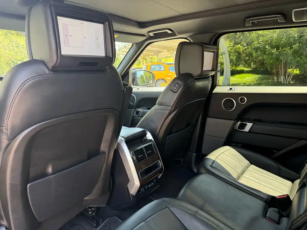 Land Rover Sport PHEV — миниатюра 17