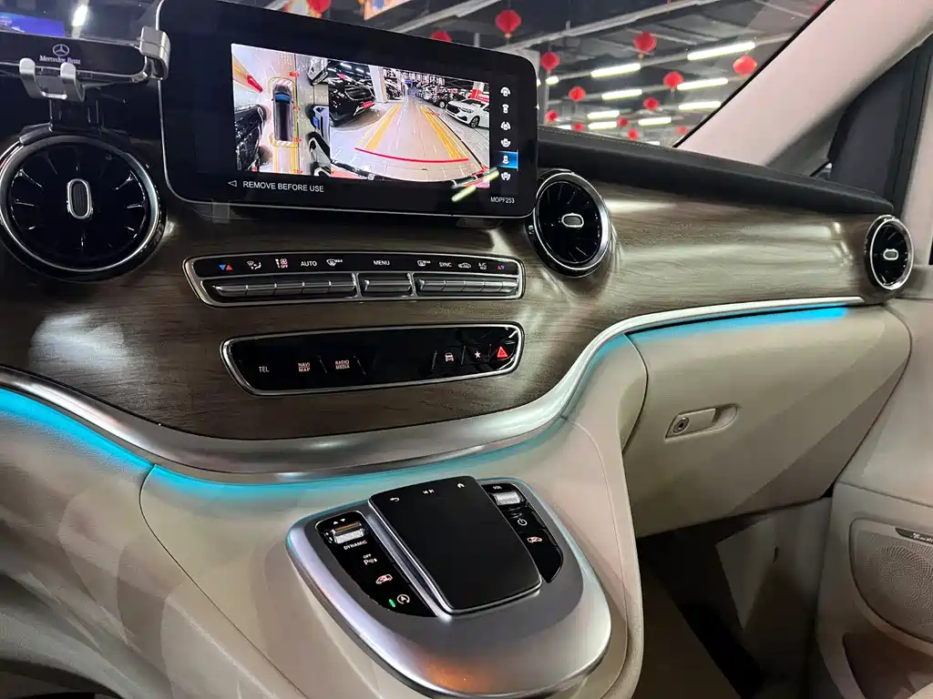 MERCEDES-BENZ V CLASS