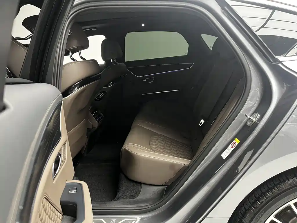 BYD Han — миниатюра 8