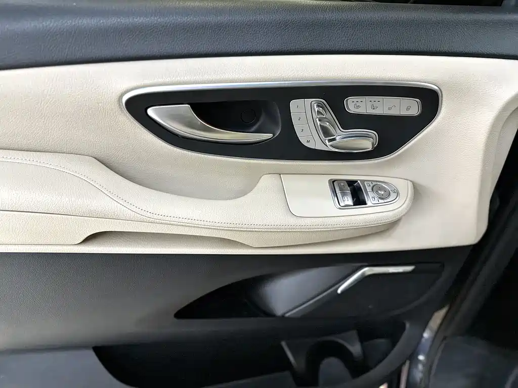 MERCEDES-BENZ V CLASS