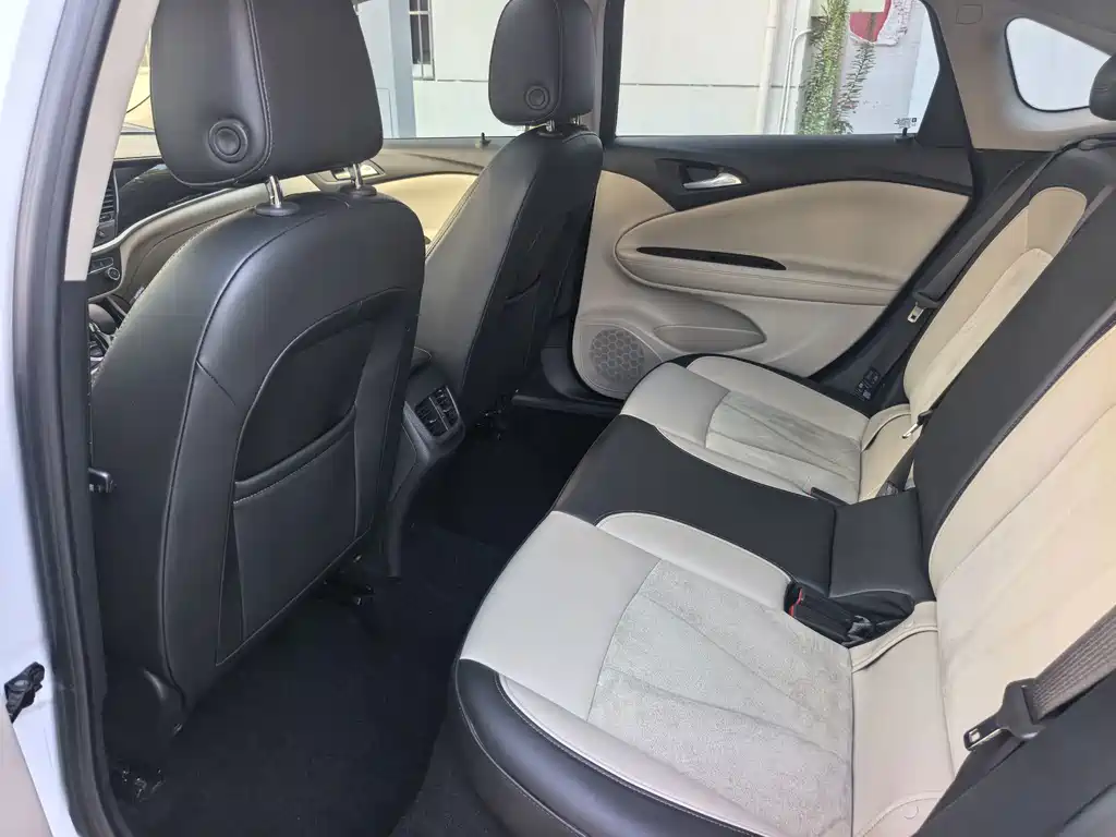 Buick Verano — миниатюра 14