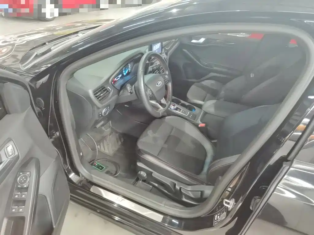 Ford Focus — миниатюра 16