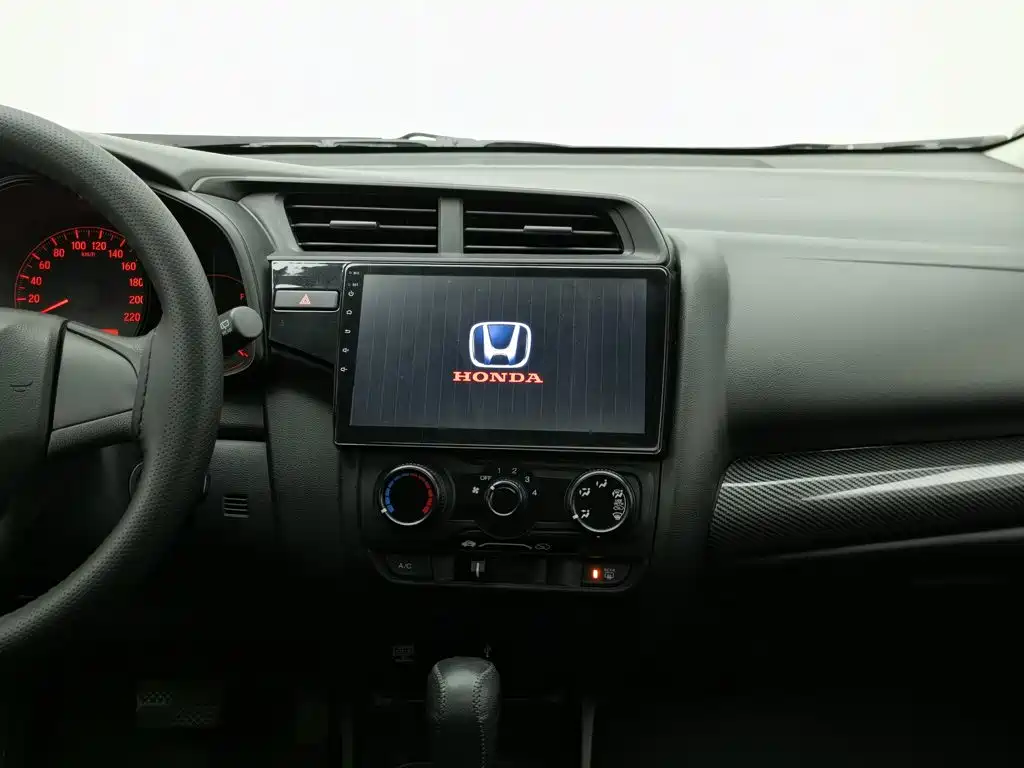Honda Fit — миниатюра 12