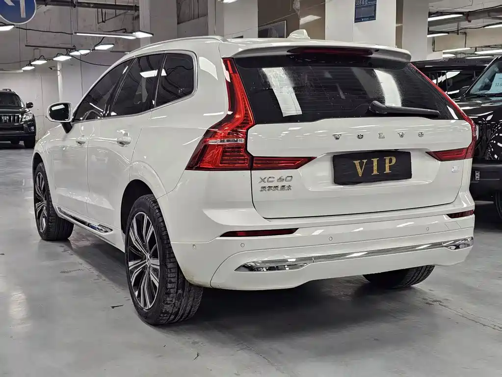 Volvo XC60 2022 T8 Luxury
