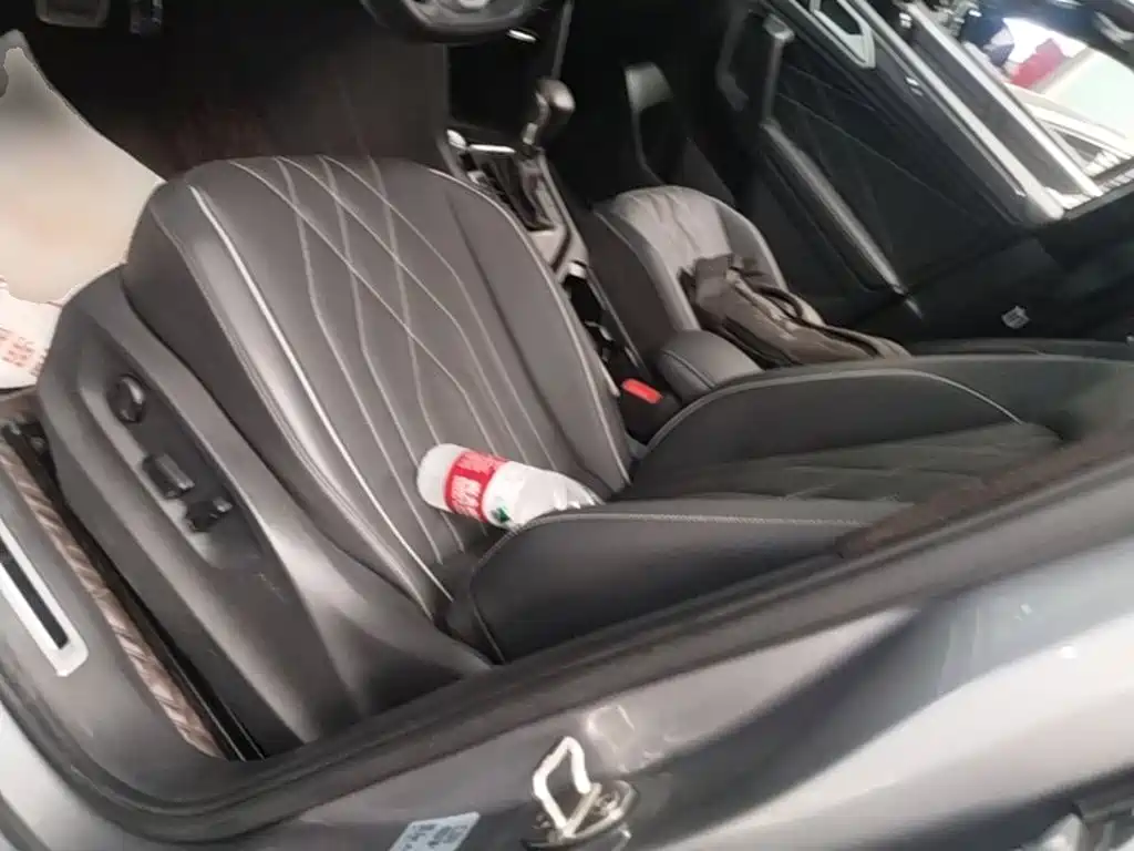 Volkswagen Tiguan L — миниатюра 15