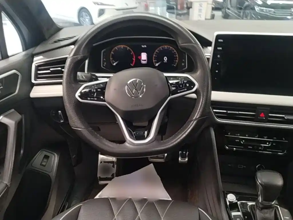 Volkswagen Tiguan L — миниатюра 11