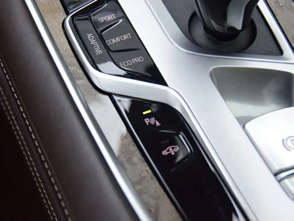 BMW 7 Series — миниатюра 16