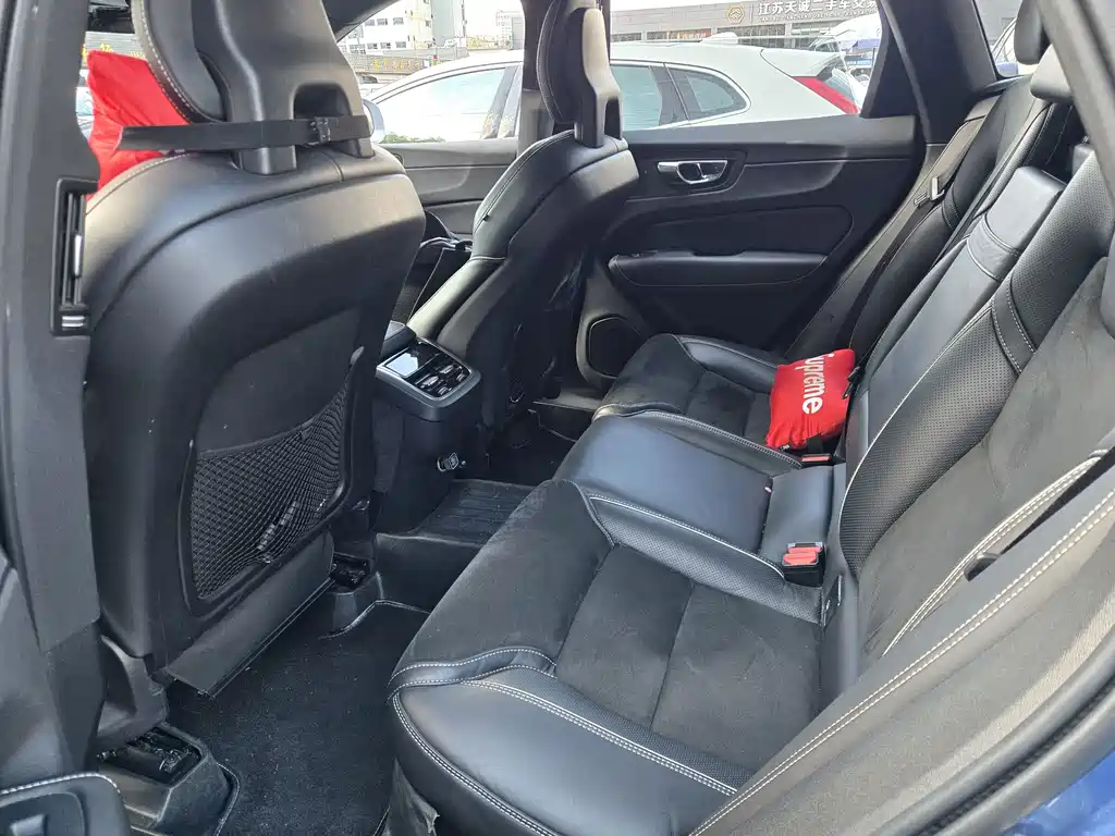 Volvo XC60 — миниатюра 7