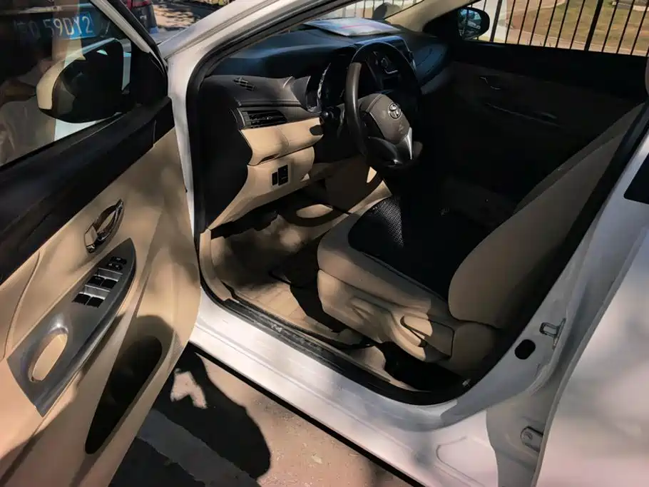 Toyota Yaris L — миниатюра 9