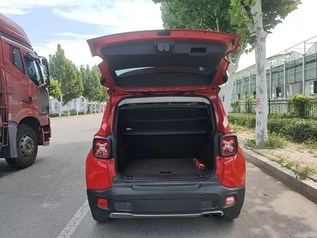 Jeep Renegade — миниатюра 19